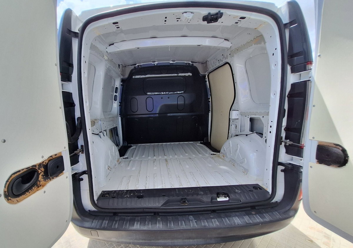 Renault Kangoo 1.5 dCi 110CV F.AP. 4p. Express Maxi Combi Ice (13)