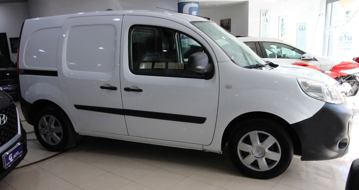 Renault Kangoo 1.5 dCi 110CV F.AP. 4p. Express Maxi Combi Ice (5)