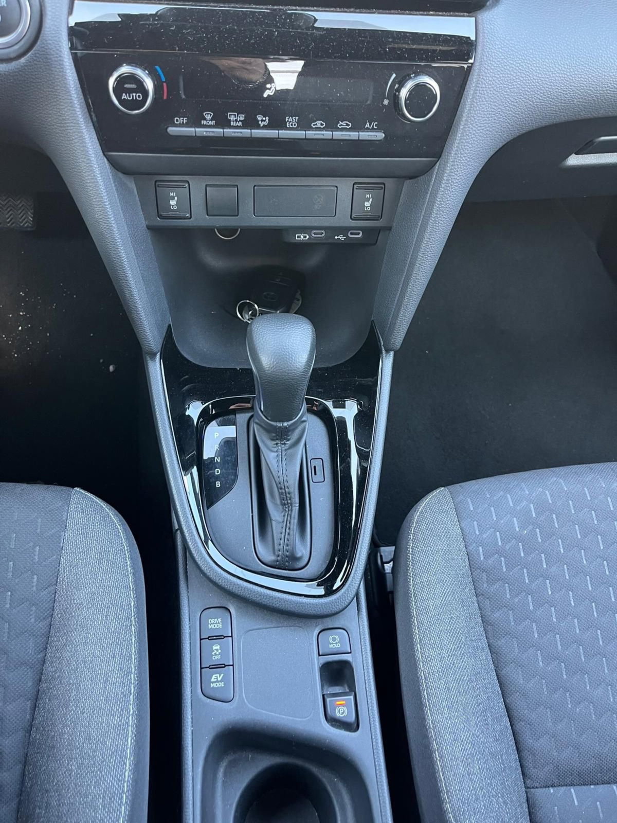 Toyota Yaris Cross Trend fwd 115cv e-cvt (18)
