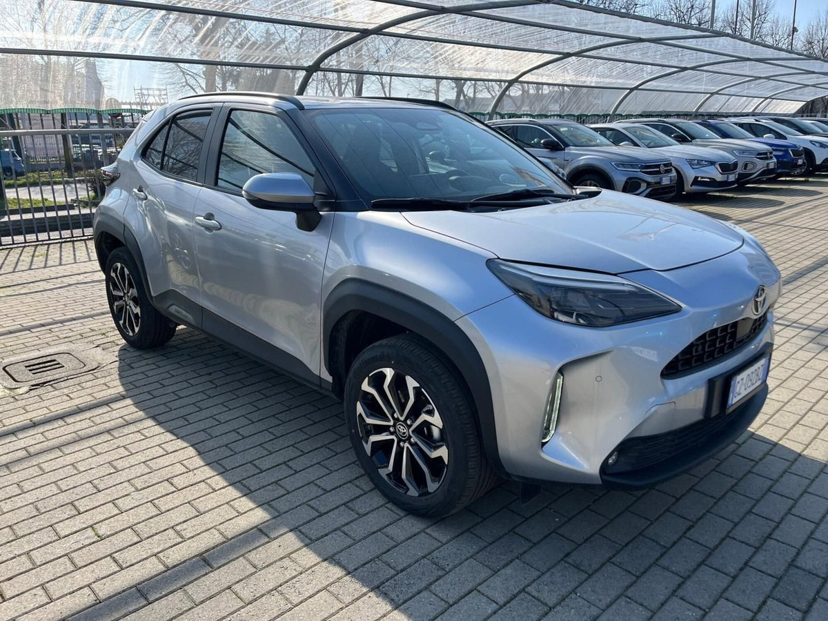 Toyota Yaris Cross Trend fwd 115cv e-cvt (2)