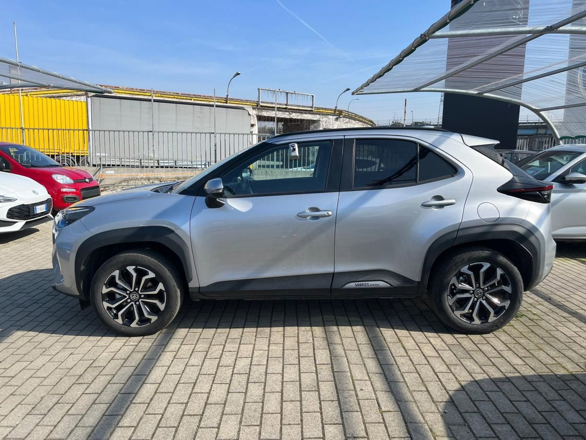 Toyota Yaris Cross Trend fwd 115cv e-cvt (4)