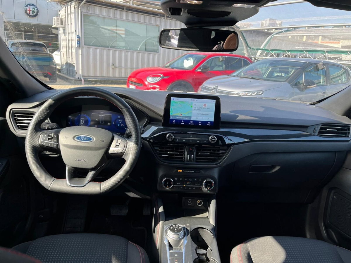 Ford Kuga 2.5 Plug In Hybrid 225 CV CVT 2WD ST-Line (12)