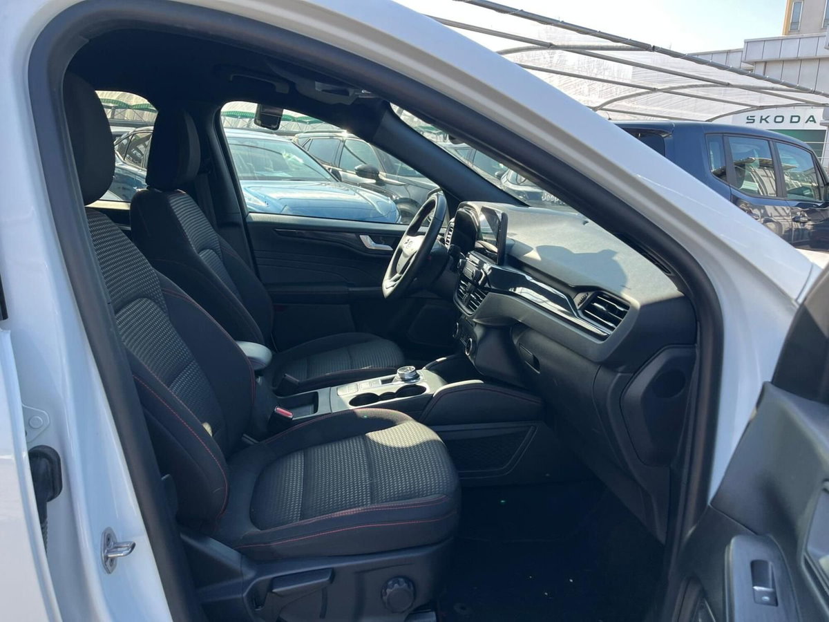 Ford Kuga 2.5 Plug In Hybrid 225 CV CVT 2WD ST-Line (15)