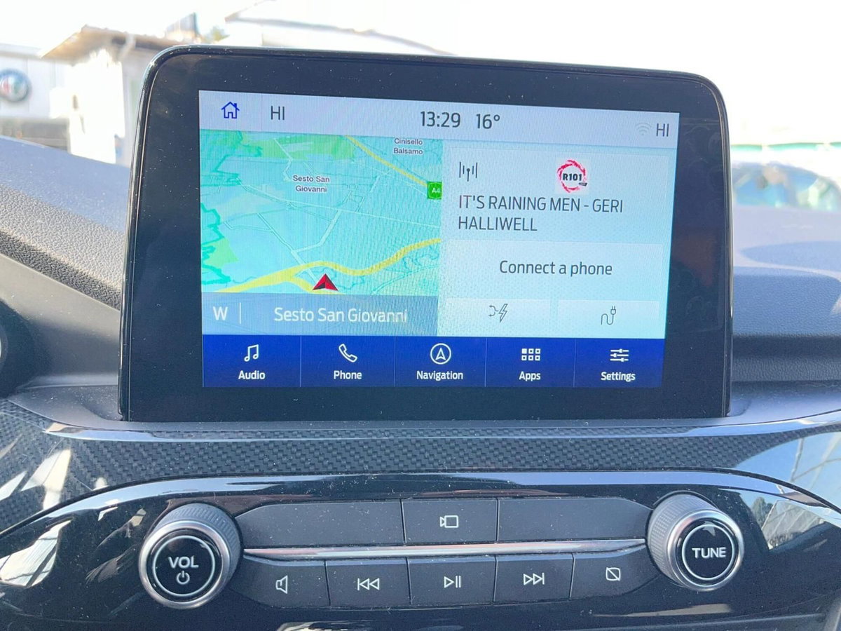 Ford Kuga 2.5 Plug In Hybrid 225 CV CVT 2WD ST-Line (17)