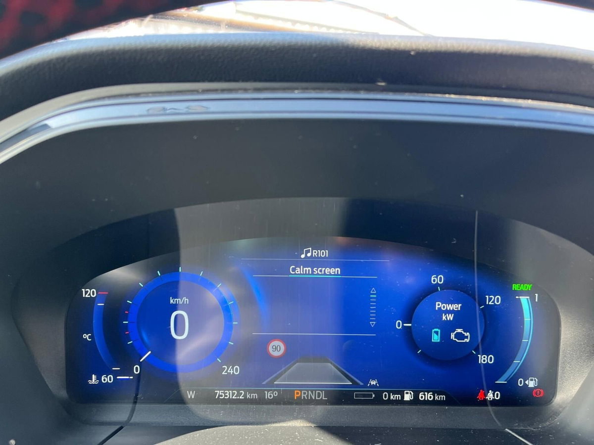 Ford Kuga 2.5 Plug In Hybrid 225 CV CVT 2WD ST-Line (18)