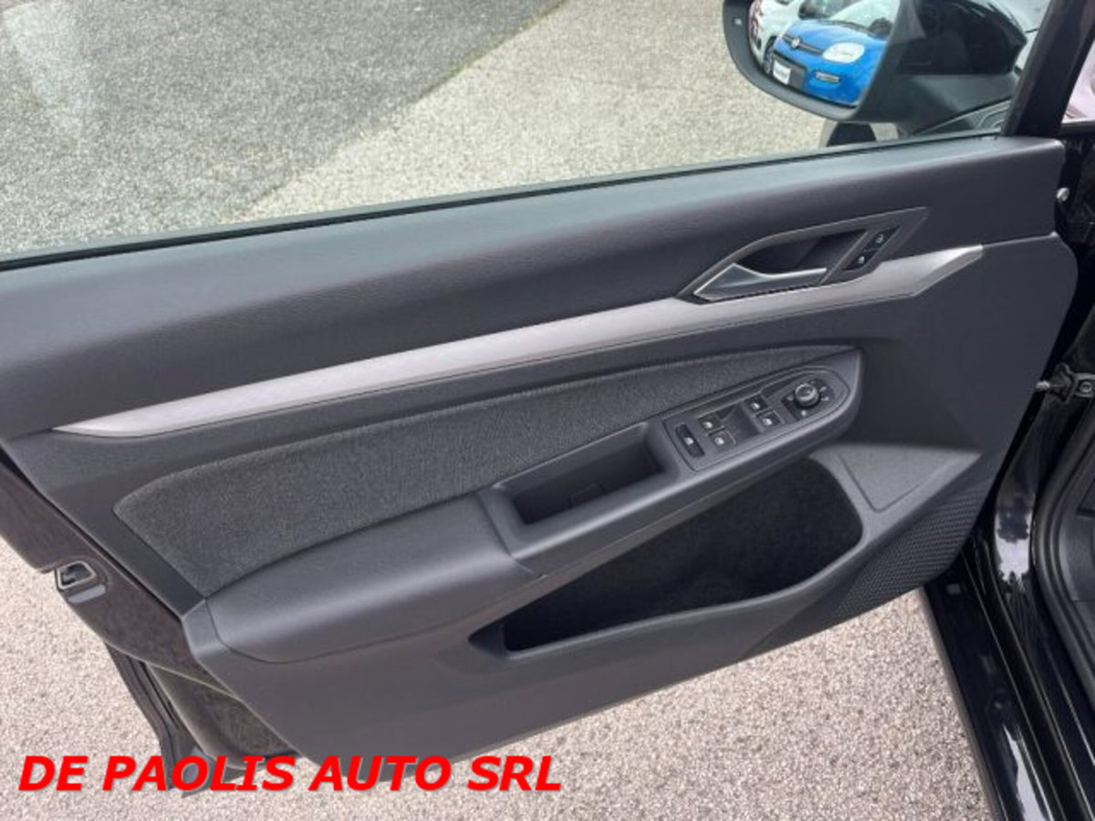 Volkswagen Golf 1.0 TSI EVO Life (5)