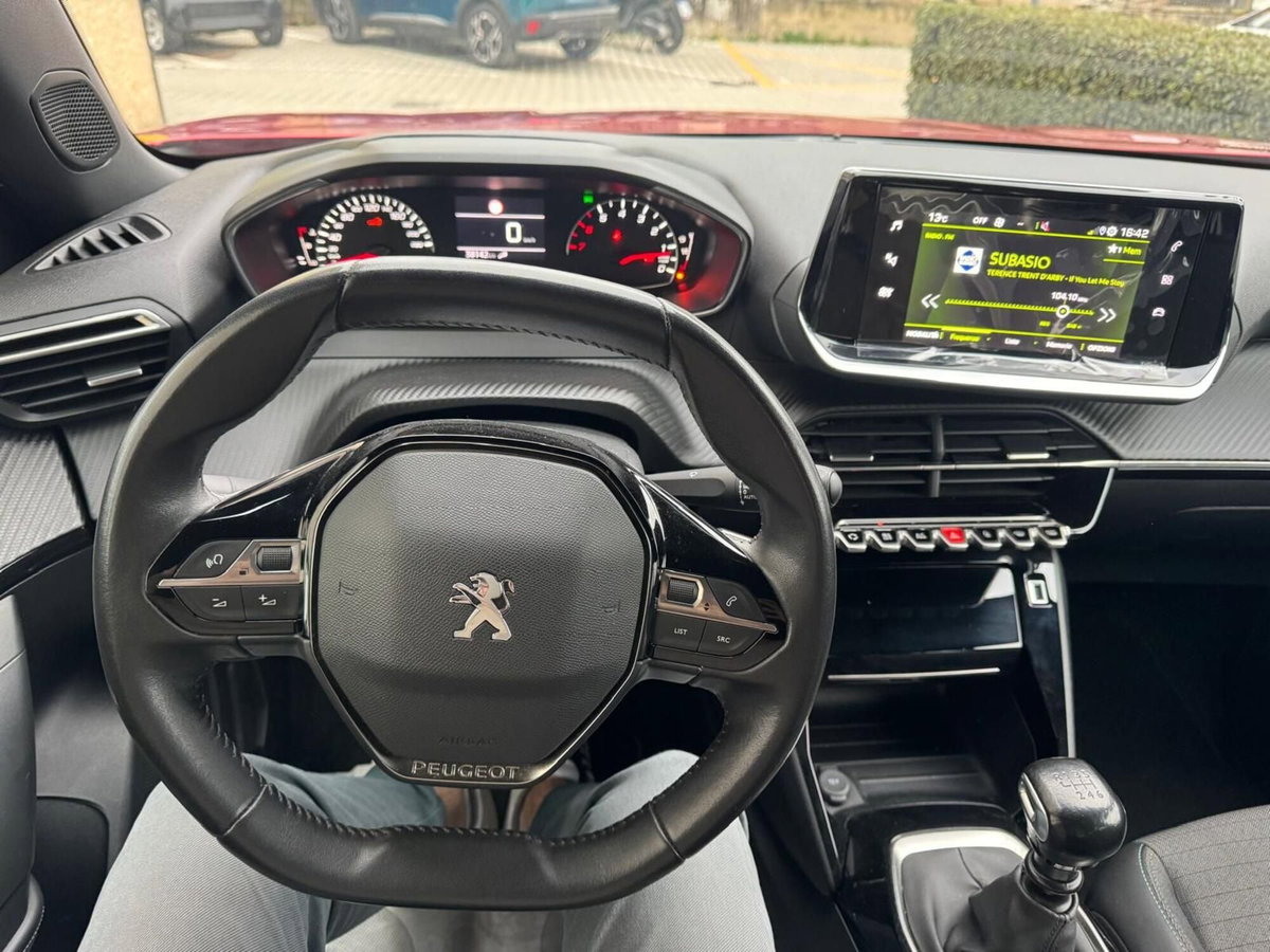 Peugeot 2008 1.2 puretech Active s&s 100cv (10)