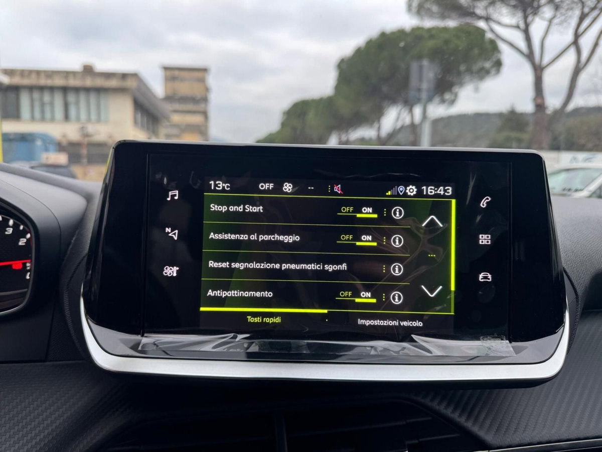 Peugeot 2008 1.2 puretech Active s&s 100cv (18)