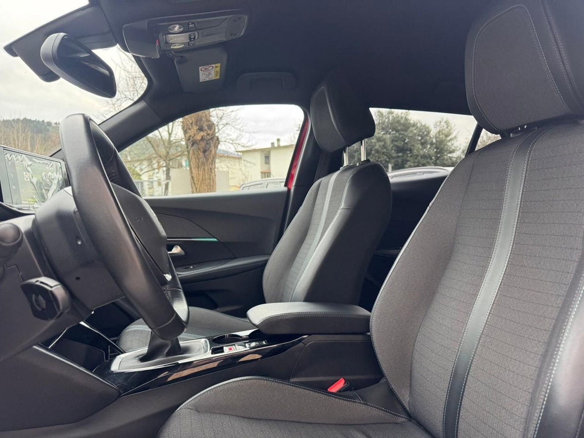 Peugeot 2008 1.2 puretech Active s&s 100cv (8)