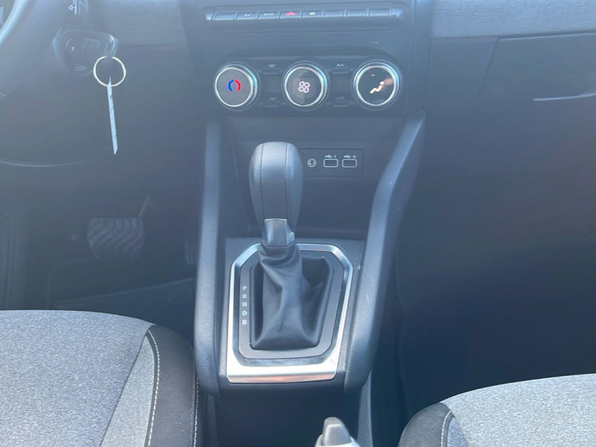 Renault Clio Full Hybrid E-Tech 145 CV 5 porte Evolution (17)