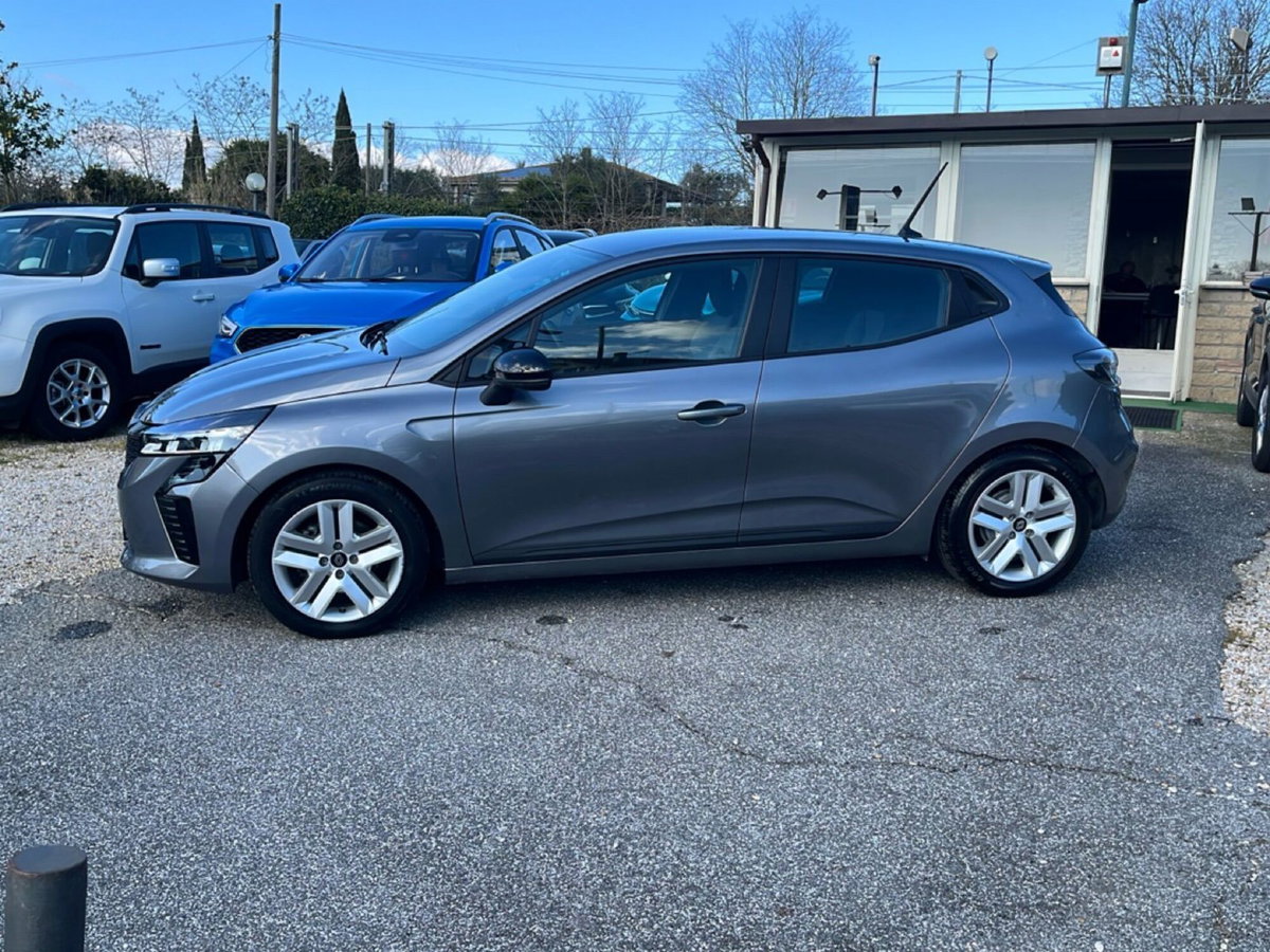Renault Clio Full Hybrid E-Tech 145 CV 5 porte Evolution (2)