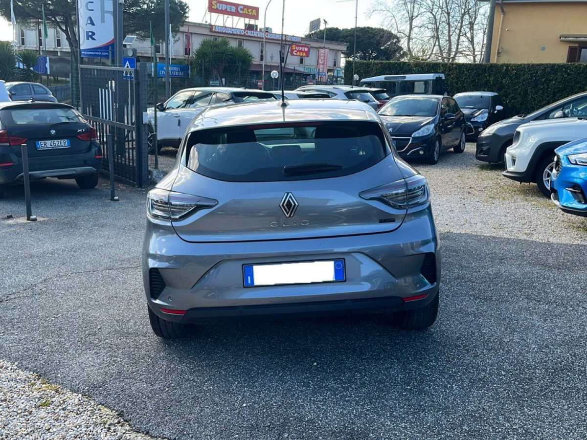 Renault Clio Full Hybrid E-Tech 145 CV 5 porte Evolution (4)