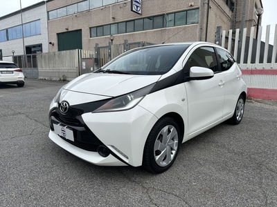 Toyota Aygo 1.0 VVT-i 69 CV 5 porte x-cool usata