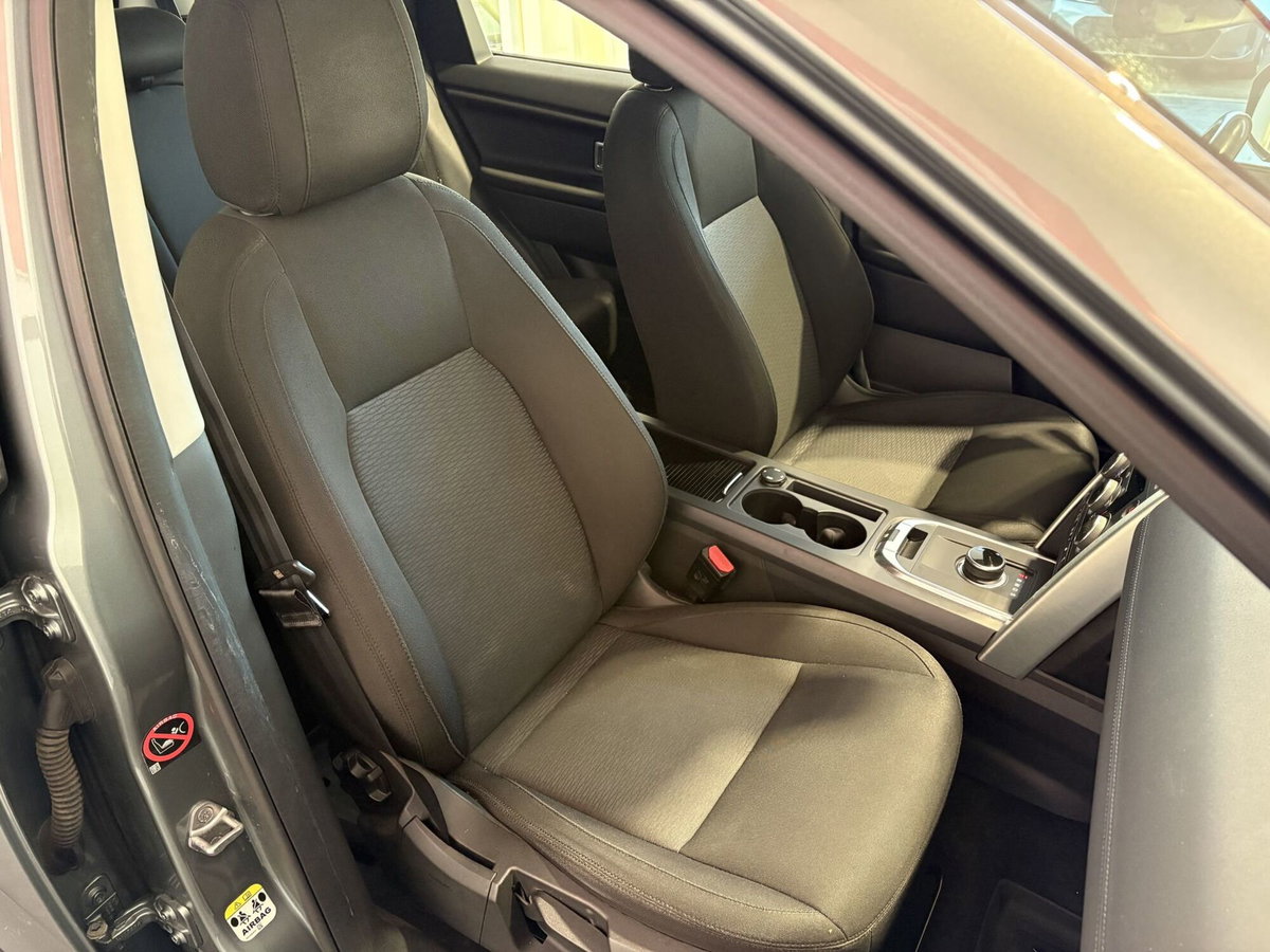 Land Rover Discovery Sport 2.0 TD4 150 CV Pure (15)