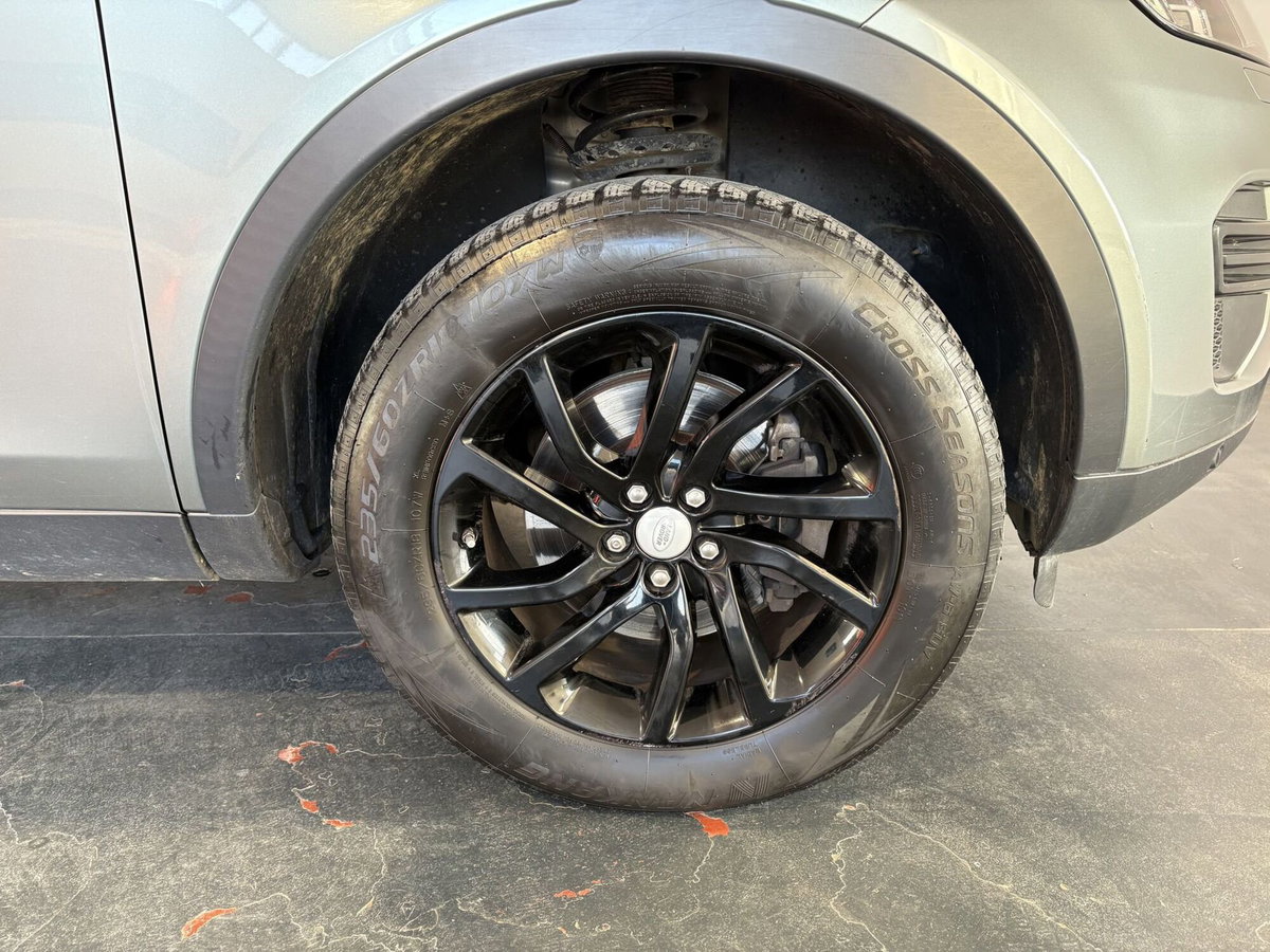 Land Rover Discovery Sport 2.0 TD4 150 CV Pure (4)