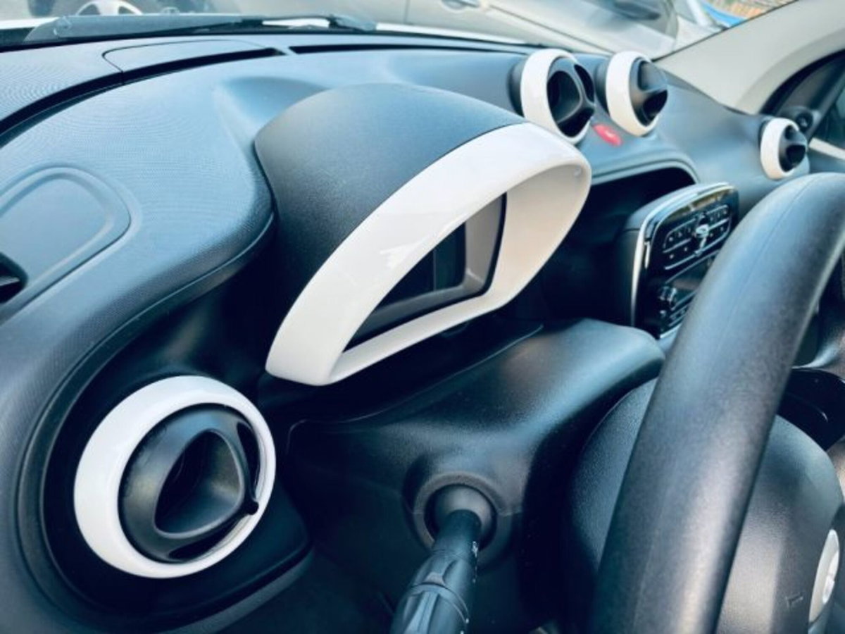 smart Fortwo 70 1.0 Urban (11)