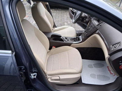 Opel Insignia Station Wagon CDTI 160CV Sports Cosmo (12)