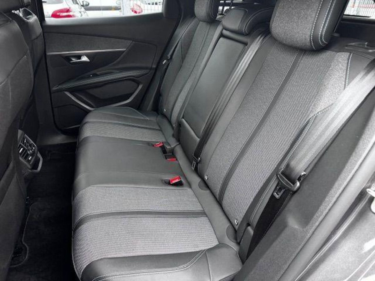 Peugeot 3008 BlueHDi 130 S&S EAT8 Allure Pack (7)