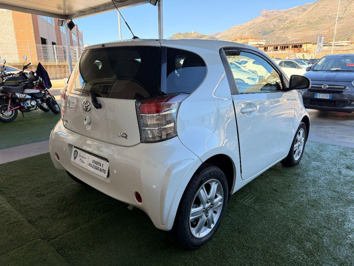 Toyota iQ 1.0 Sol (4)