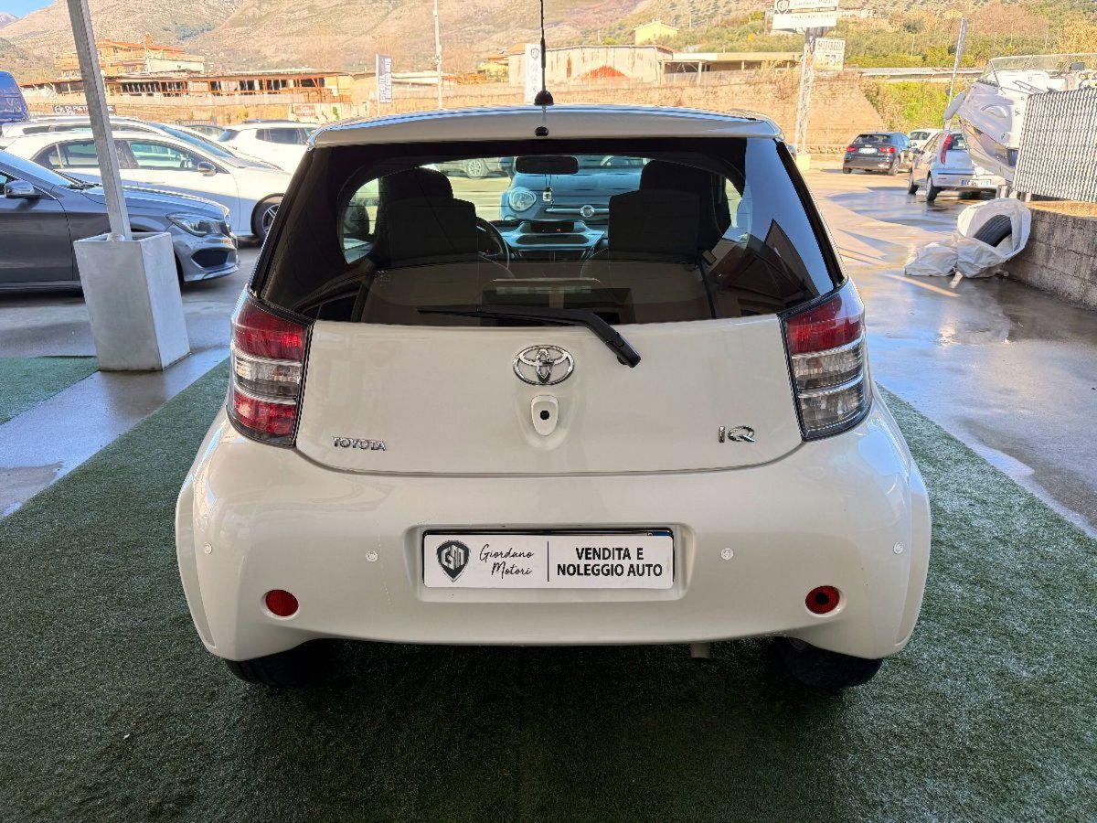 Toyota iQ 1.0 Sol (5)