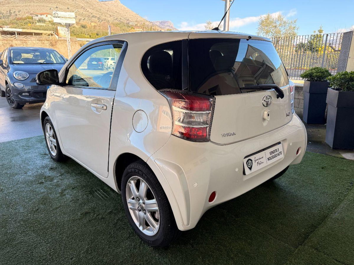 Toyota iQ 1.0 Sol (6)