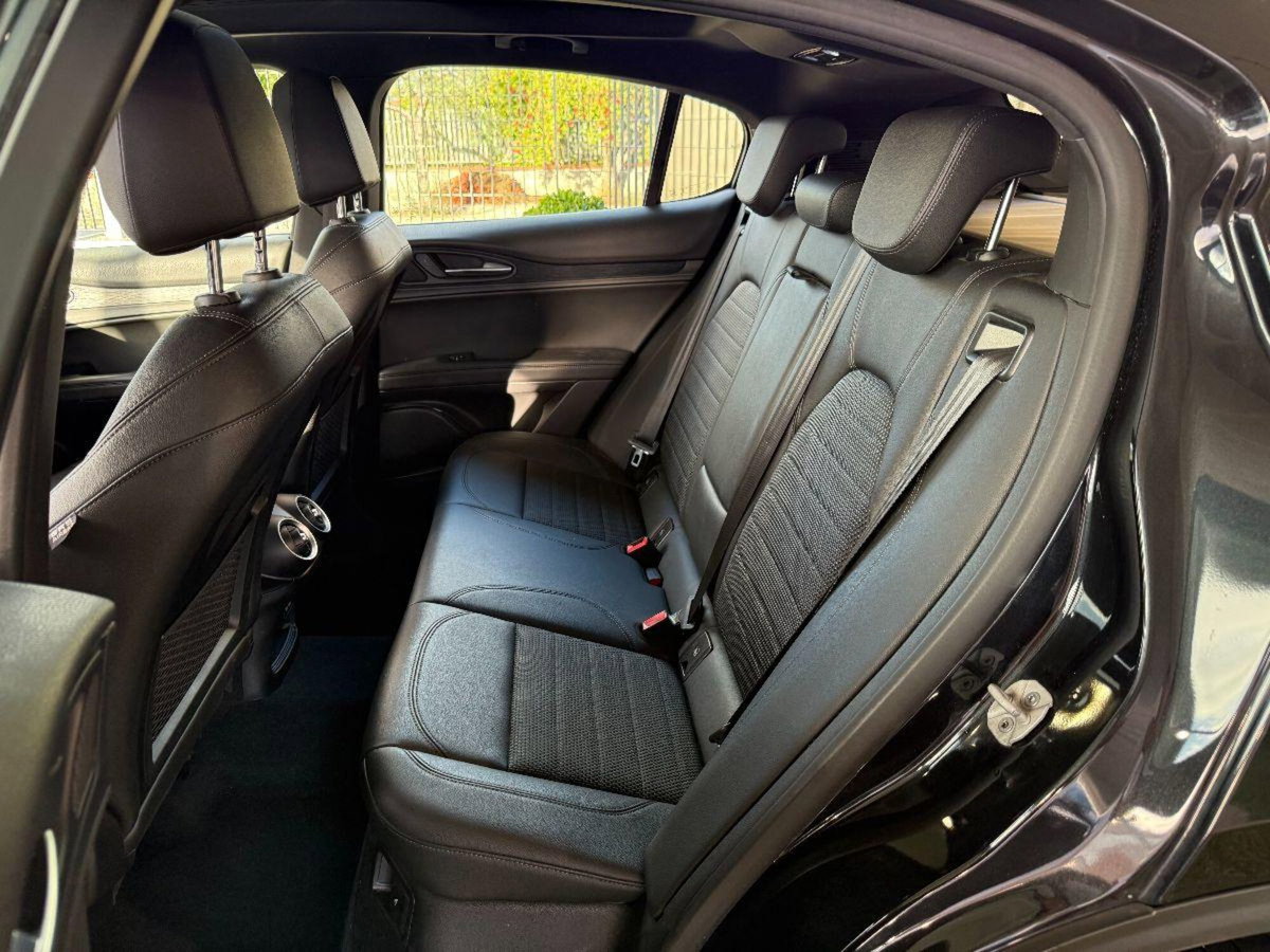 Alfa Romeo Stelvio 2.2 t Veloce Q4 210cv auto (13)