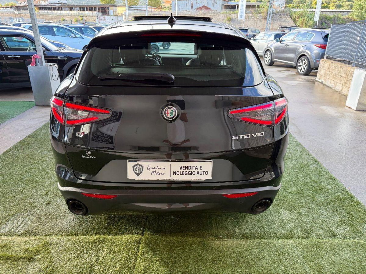 Alfa Romeo Stelvio 2.2 t Veloce Q4 210cv auto (5)