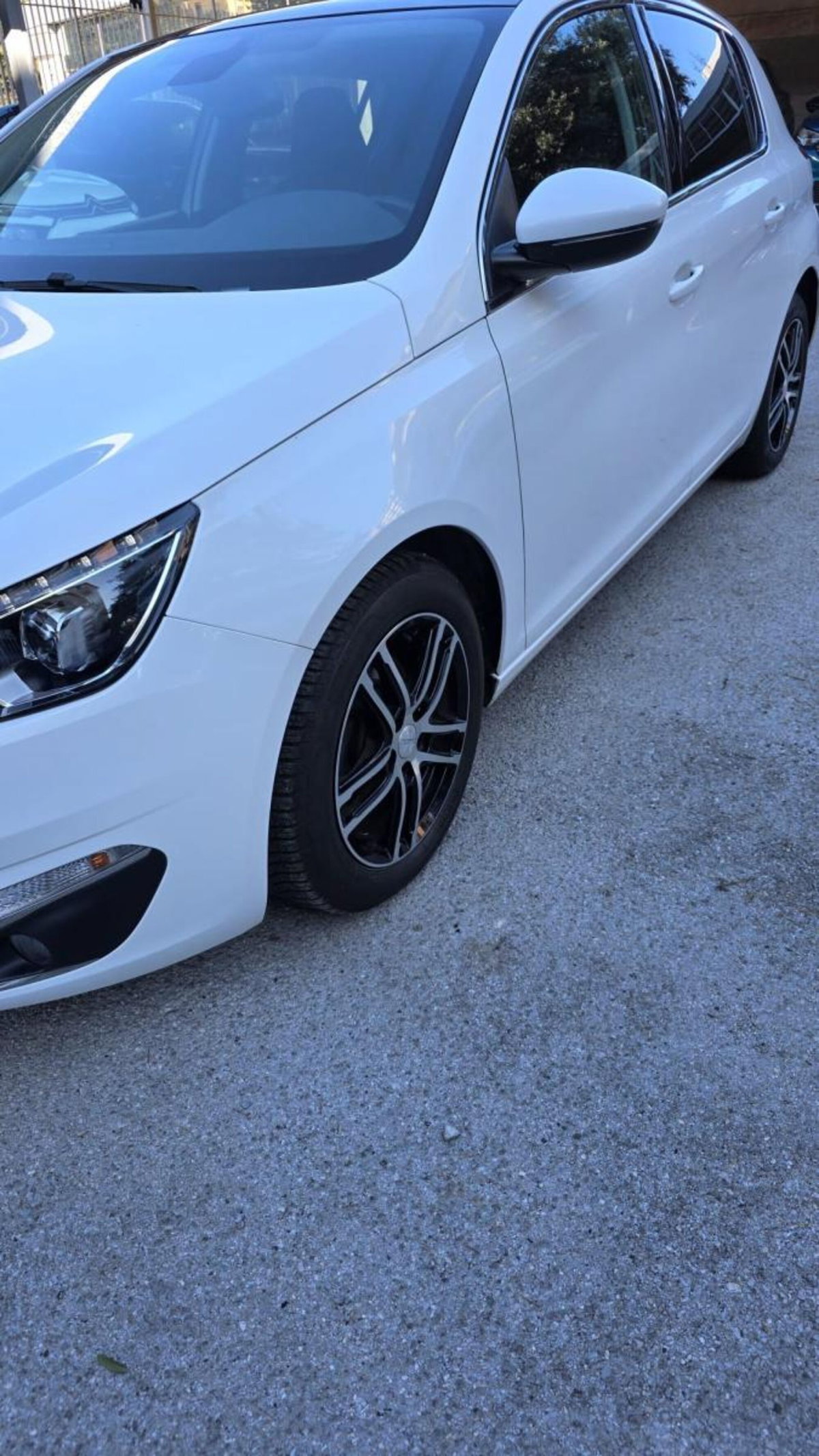Peugeot 308 BlueHDi 120 S&S Allure (2)