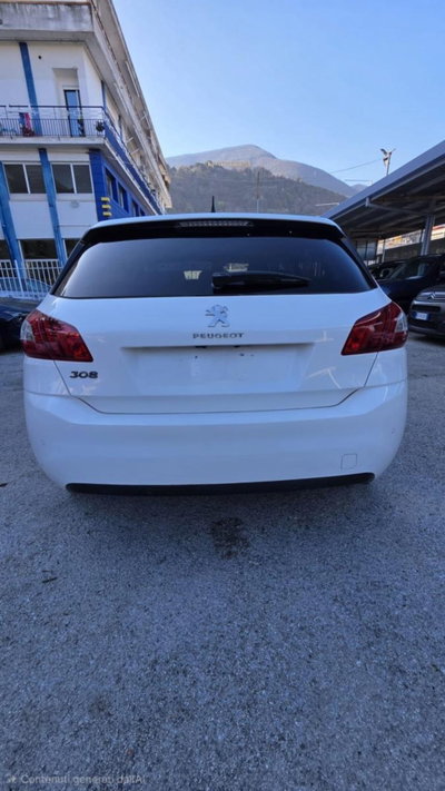 Peugeot 308 BlueHDi 120 S&S Allure (4)