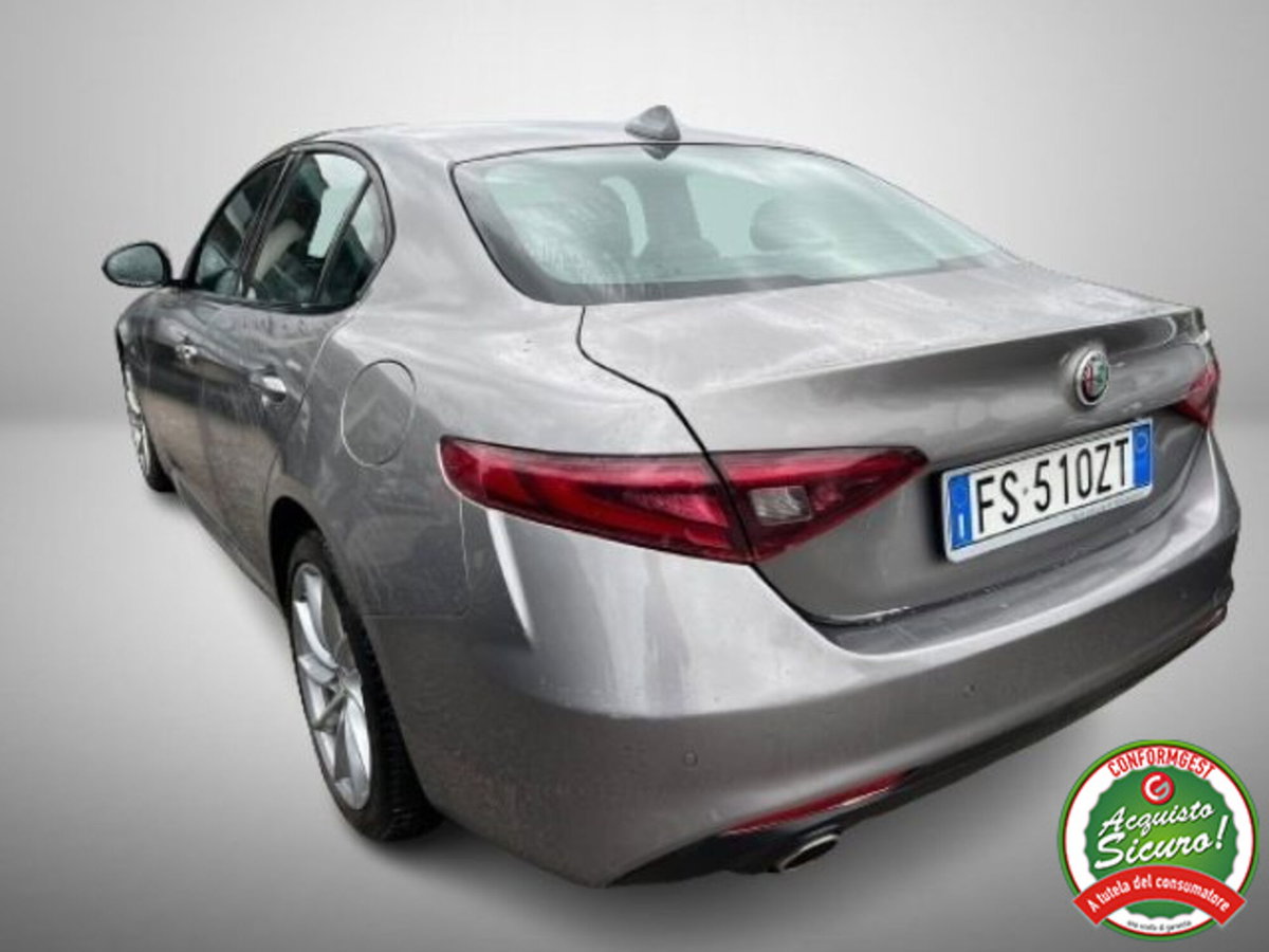 Alfa Romeo Giulia 2.2 Turbodiesel 160 CV AT8 Super (4)