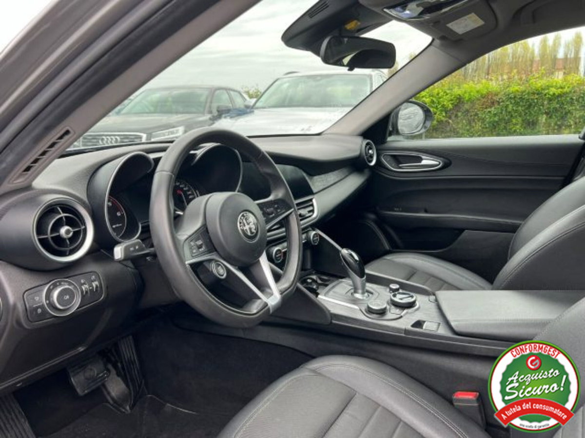 Alfa Romeo Giulia 2.2 Turbodiesel 160 CV AT8 Super (5)