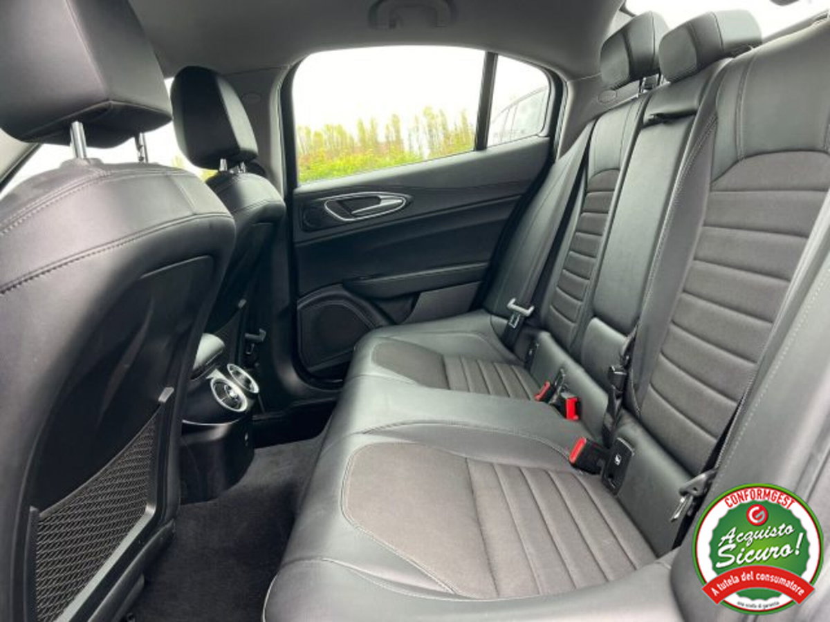 Alfa Romeo Giulia 2.2 Turbodiesel 160 CV AT8 Super (6)