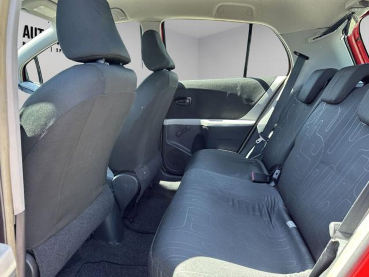 Toyota Yaris 1.0 5 porte (11)