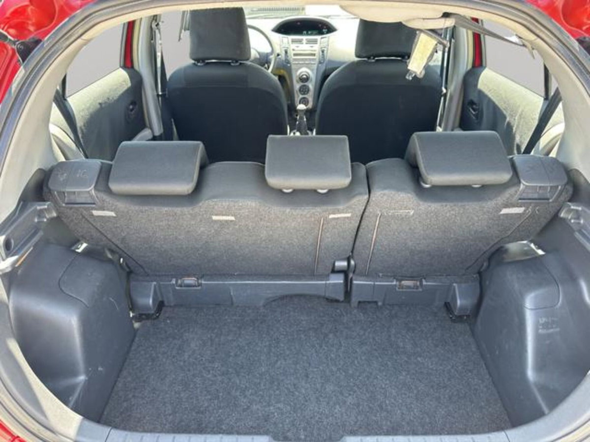 Toyota Yaris 1.0 5 porte (13)