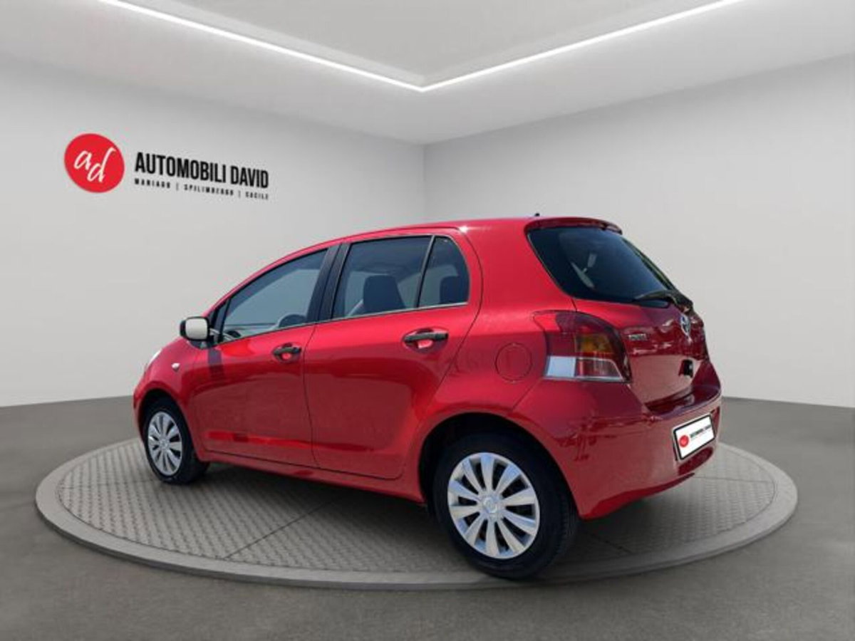Toyota Yaris 1.0 5 porte (3)