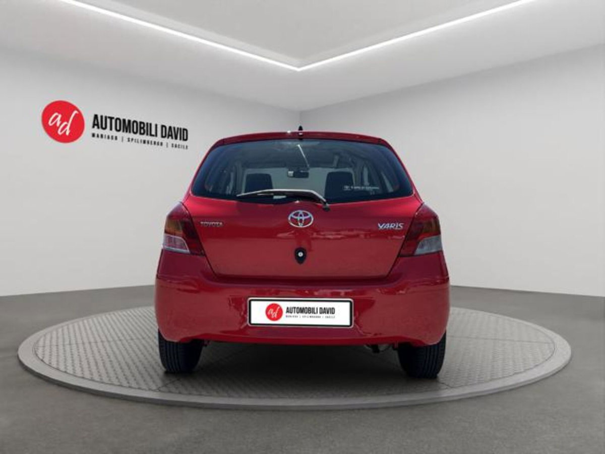 Toyota Yaris 1.0 5 porte (6)