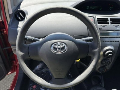 Toyota Yaris 1.0 5 porte (8)