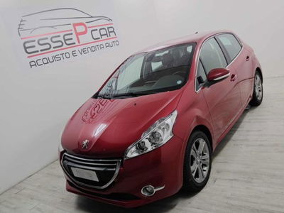 Peugeot 208 HDi 68 CV 5 porte Allure usata