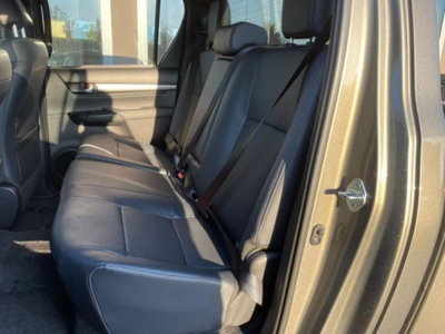 Toyota Hilux 2.8 d-4d 48V double cab Invincible auto (10)