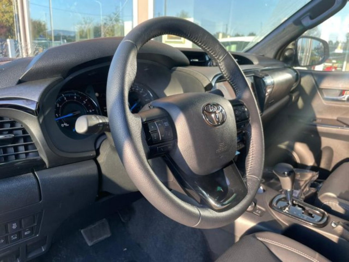 Toyota Hilux 2.8 d-4d 48V double cab Invincible auto (11)