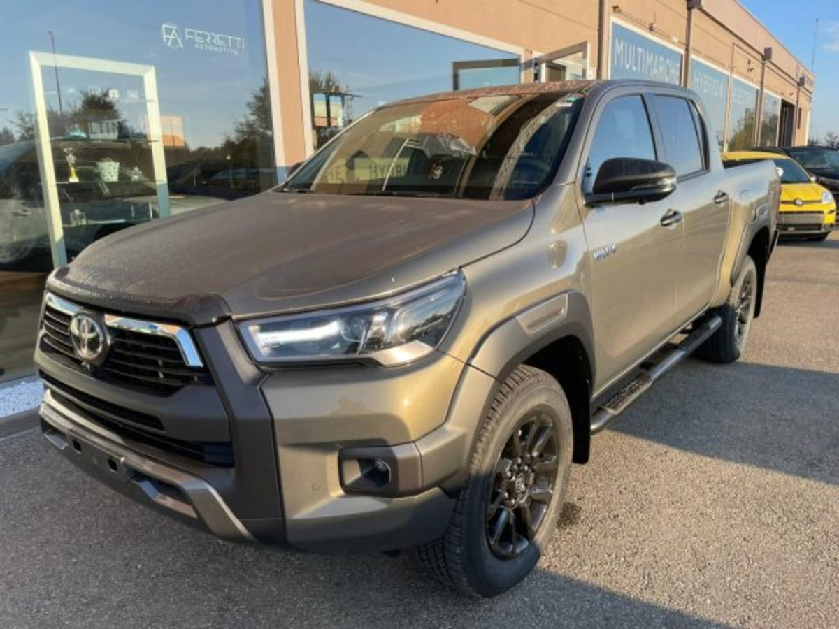 Toyota Hilux 2.8 d-4d 48V double cab Invincible auto (2)