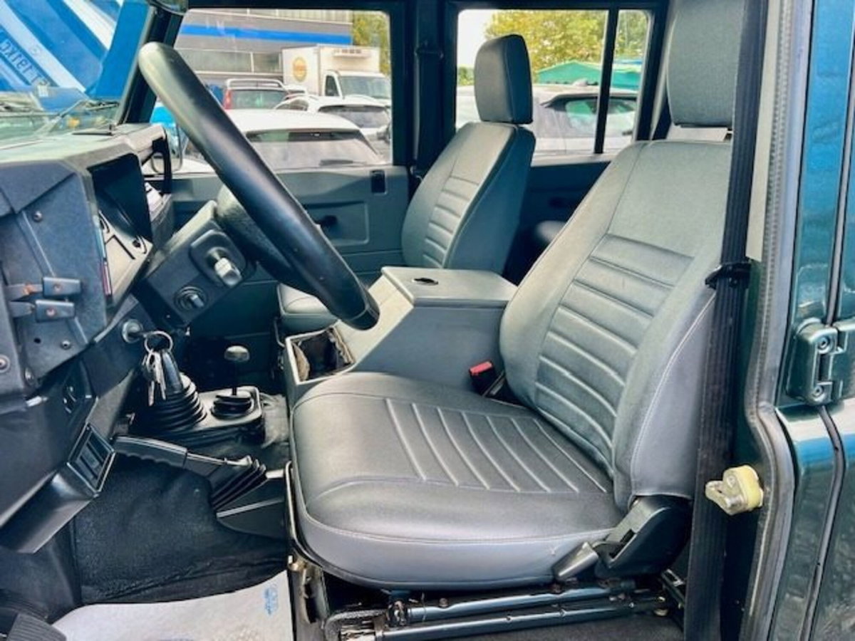 Land Rover Defender 110 2.5 Td5 cat CrewCab S (7)