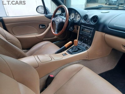 Mazda MX-5 1.6i 16V cat (11)