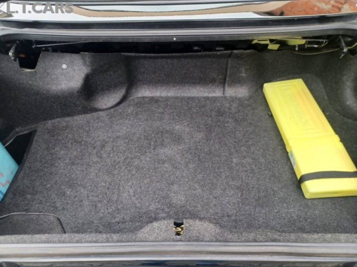 Mazda MX-5 1.6i 16V cat (13)