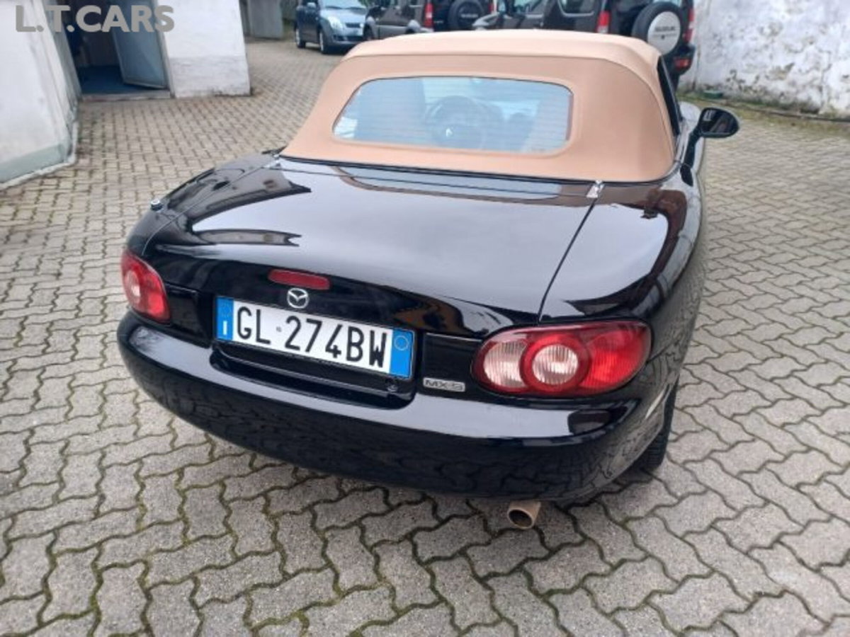Mazda MX-5 1.6i 16V cat (6)