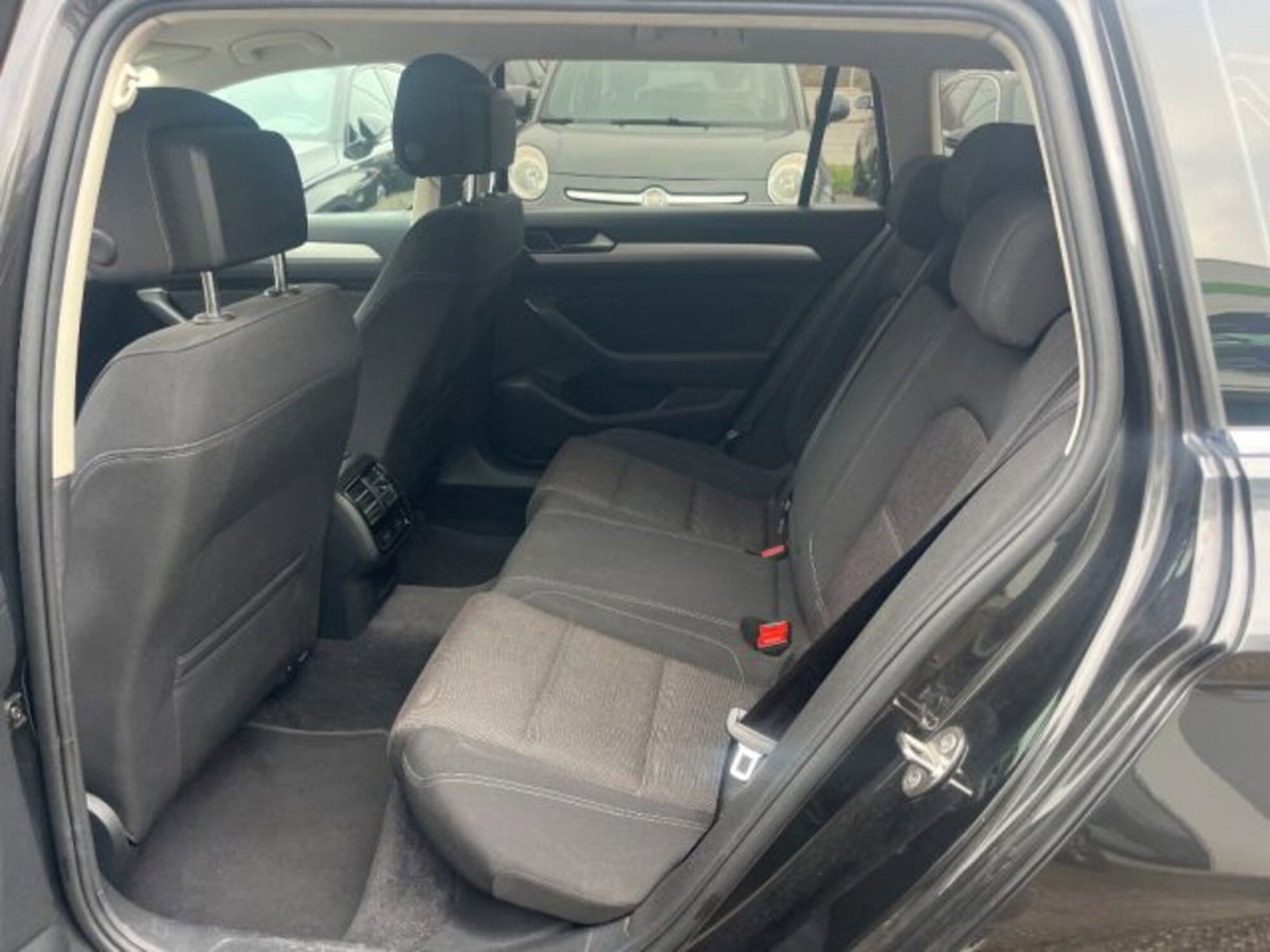 Volkswagen Passat Variant 2.0 TDI DSG Business BlueMotion Tech (8)