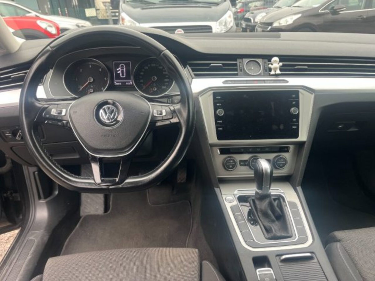 Volkswagen Passat Variant 2.0 TDI DSG Business BlueMotion Tech (9)