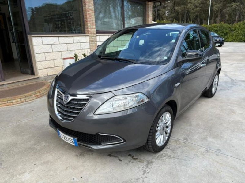 Lancia Ypsilon 1.3 MJT 16V 95 CV 5 porte S&S Silver