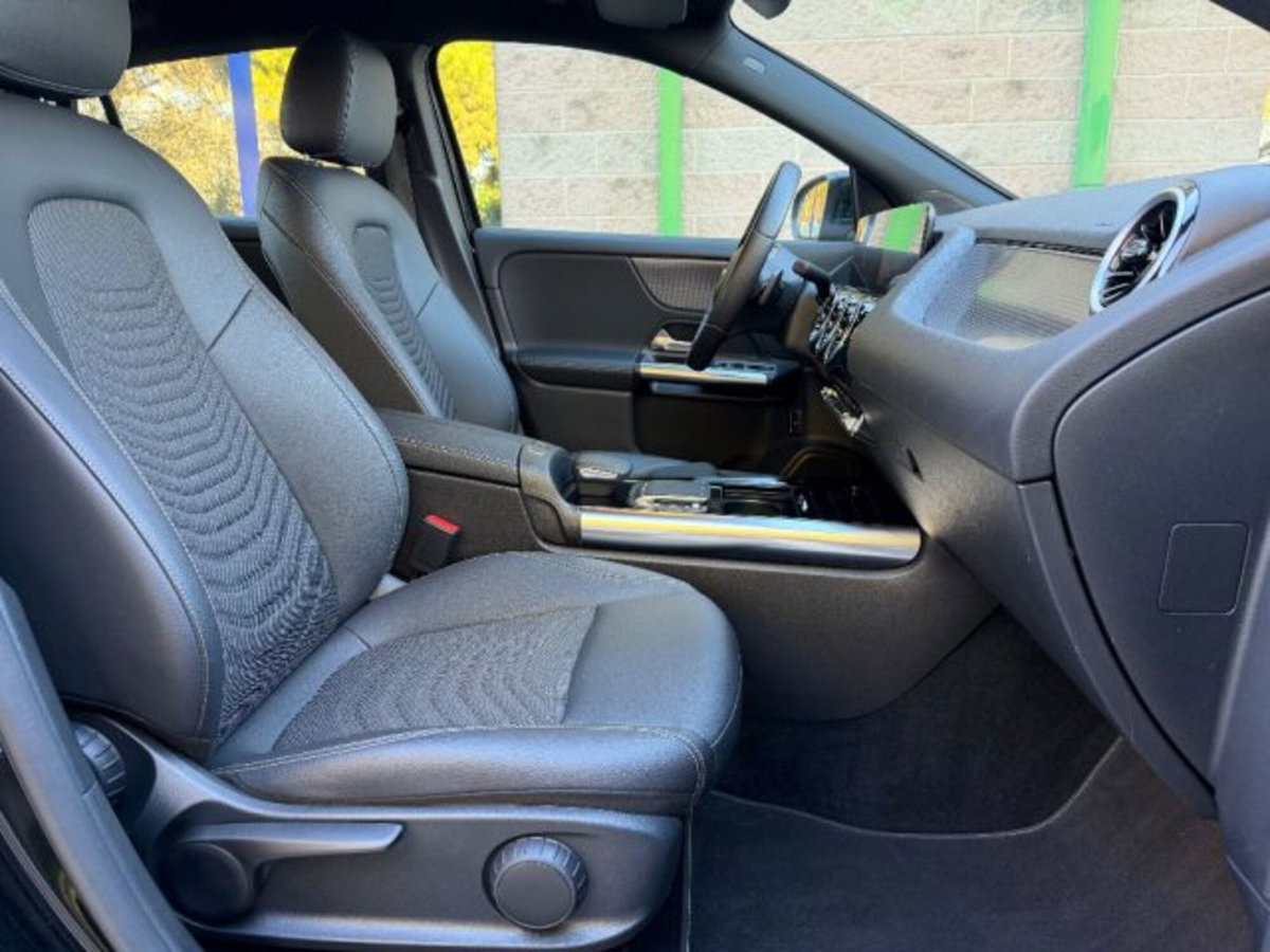 Mercedes-Benz GLA SUV 180 Automatic Sport (16)