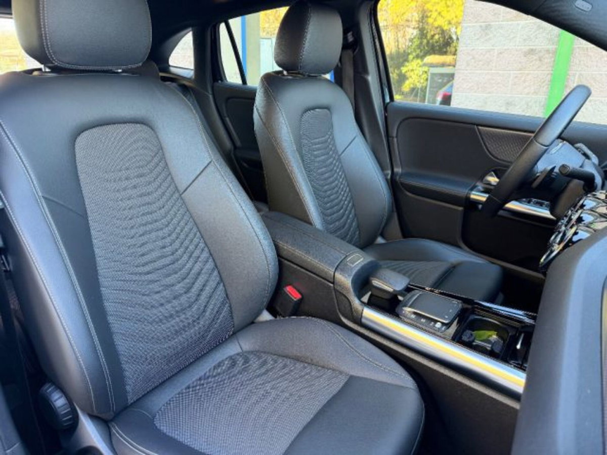 Mercedes-Benz GLA SUV 180 Automatic Sport (17)